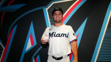 Marsee hits 1st career homer & negotiations for ball ensue