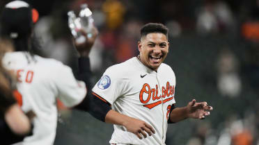 Bloop, instead of blast: Basallo earns 2nd career walk-off hit in odd fashion