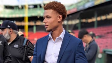 No. 5 prospect gets 1st taste of Fenway after being honored by Red Sox