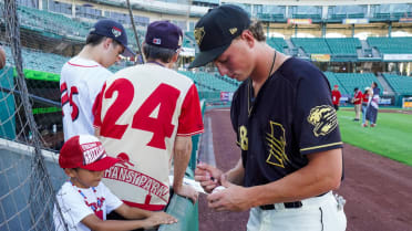 Rockies first-round pick Holliday gets two hits in pro debut
