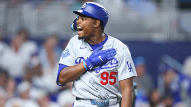 Dodgers top prospect De Paula, reliever Henriquez make NL Division Series roster