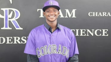 Rox ink exciting young SS De Los Santos as int'l signing period opens