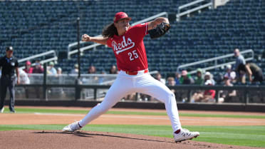 3 roster battles intensifying in Reds camp -- and 1 that's settled