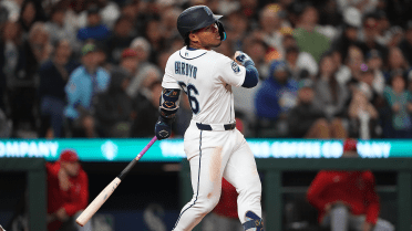 Mariners' No. 3 prospect Arroyo has right elbow surgery