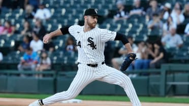 Sandlin shakes off 1st AB jitters to retire 18 straight in dazzling debut