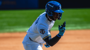 Two top prospects, two HRs each -- including a 118.3 mph blast