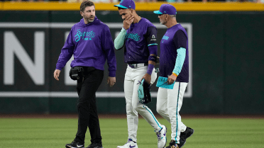 Gurriel lands on IL with hamstring strain; No. 4 prospect called up