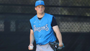 White Sox get RHP prospect Ziehl from Yankees for Slater