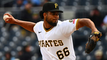 Dotel leads the way as Bucs chase perfection vs. Cardinals