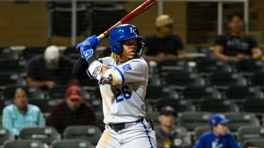 Royals prospect Vazquez takes Top 100 prospect deep