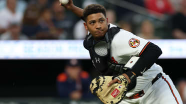 Orioles agree to 8-year extension with top prospect Basallo