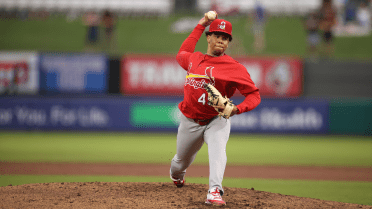 You're used to seeing Cijntje switch-pitch. Now he switches clubs, spins 6 scoreless