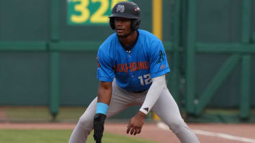 MLB's No. 2 prospect De Vries showcasing power, speed and plate discipline at Double-A
