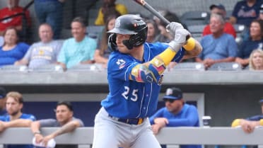 Fischer becomes first Brewers Minor Leaguer with 30-HR year since 2001