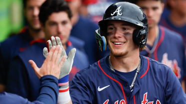 Top 100 prospect Hartman becomes 2nd-fastest to 20 HR/30 SB in almost 2 decades