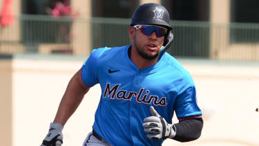 Marlins' top catching prospect finds his voice -- and hones his glove