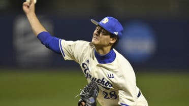 No. 4 overall Draft pick Flora signs with Giants