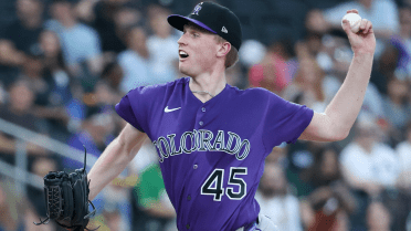 Sullivan's unusual style perplexes batters in debut