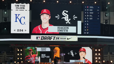 White Sox sign top Draft pick Smith to record deal