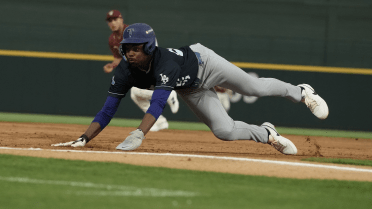 Yes way, Josue: Dodgers' top prospect is off to the races at Double-A