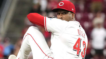 'Best thing for everybody': Reds trade Díaz to Dodgers for prospect