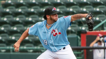 No. 28 prospect Davalillo getting closer to Rangers' MLB stage