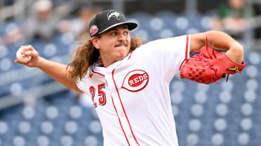 Top prospect Lowder healthy, set to battle for Reds rotation spot