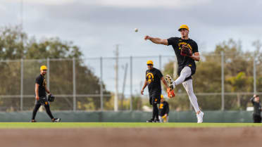 Skenes joins chorus of compliments for MLB's top prospect Konnor Griffin