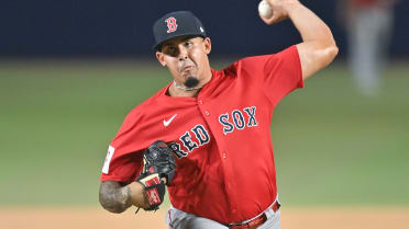 Red Sox poised to call up LHP prospect Rivera for Wednesday's game (source)