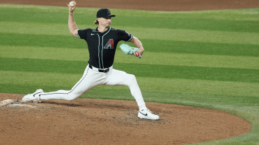 Crew adds pair of arms in Miller, Montgomery and OF Lockridge before Deadline