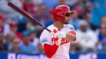 1 pitch, 1 hit: Calm, cool and collected Crawford notches first MLB milestone