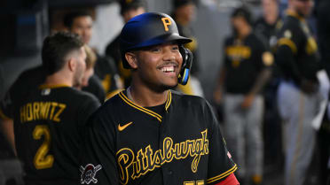 Pirates strike deal after prospect's 1st HR: Autographed bat for milestone ball