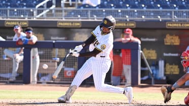 De Vries youngest to homer in Arizona Fall League since Harper