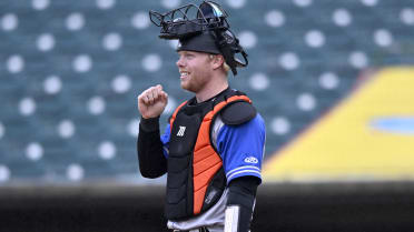 Orioles' Anderson shows talent on both sides of the ball in Fall League