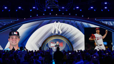 Yankees, first-round pick Dietz agree to terms on deal