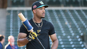 Valdez headlines group of prospects added to Bucs' 40-man roster