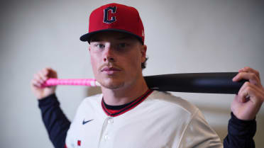 Guardians' top prospect logs 1st hit of spring ... and sends it 423 feet