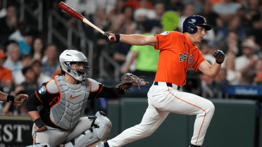 Spence collects first hit in MLB debut as Matthews (knee) heads to IL