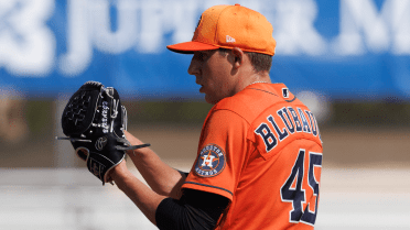 Astros' No. 8 prospect supplements heat with new pitch development