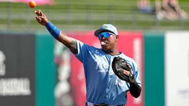 Salvy's work ethic setting high bar for next generation of Royals catchers