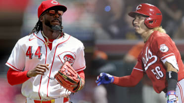 With De La Cruz (hamstring) on IL, Reds call up prospect Arroyo