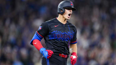 Valenzuela makes his mark with 1st MLB HR to propel Blue Jays