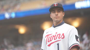 Twins' top pick Houston throws 1st pitch in 1st trip to Target Field