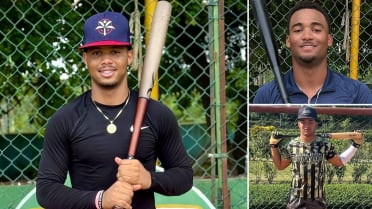 Mariners sign 3 of MLB Pipeline's Top 50 int'l prospects, led by OF Rijo