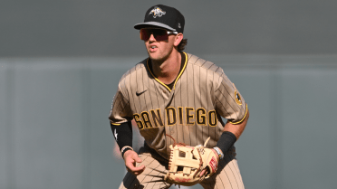 Versatile glove-first Padres '25 draftee focusing on strides at the dish this fall