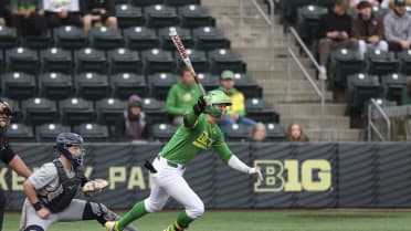 LIVE: Reds nab Oregon outfielder Neville in 4th round