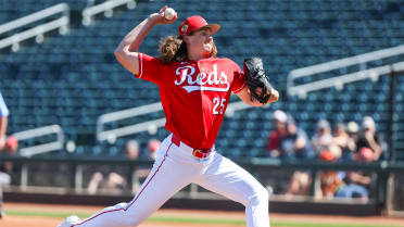 3 roster battles intensifying in Reds camp -- and 1 that's settled