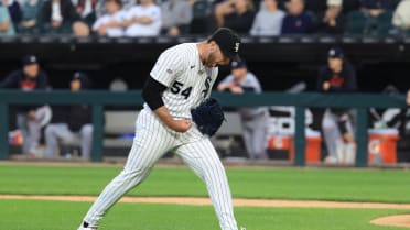 Sandlin shakes off 1st AB jitters to retire 18 straight in dazzling debut
