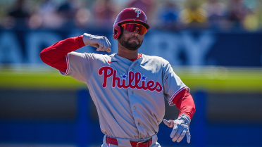 Crawford wastes no time flashing his potential for Phils