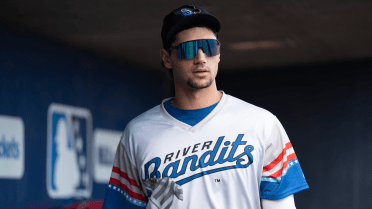 Top Royals pick Caglianone crushes first pro homer ... off a position player?